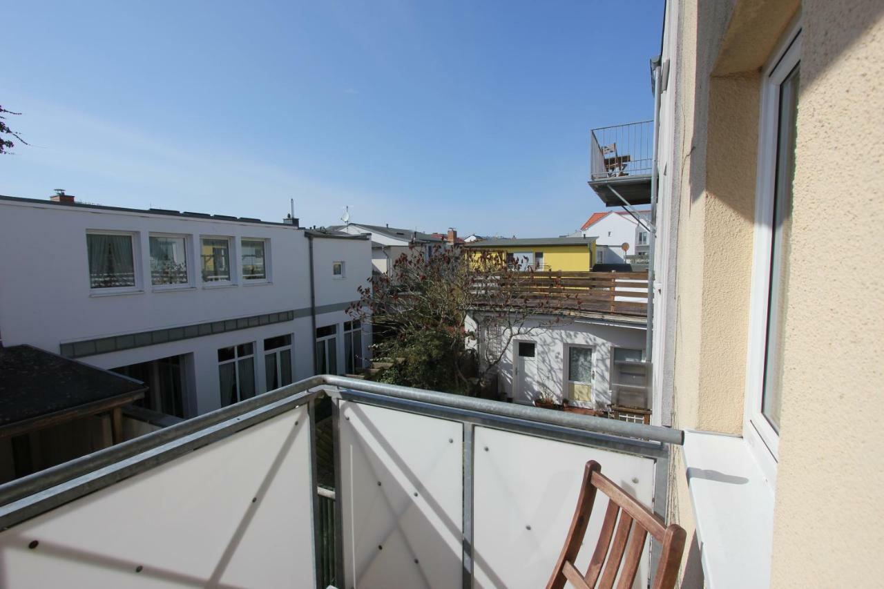 In Warnemuende, Friedrich-franz-strasse 11 Apartament