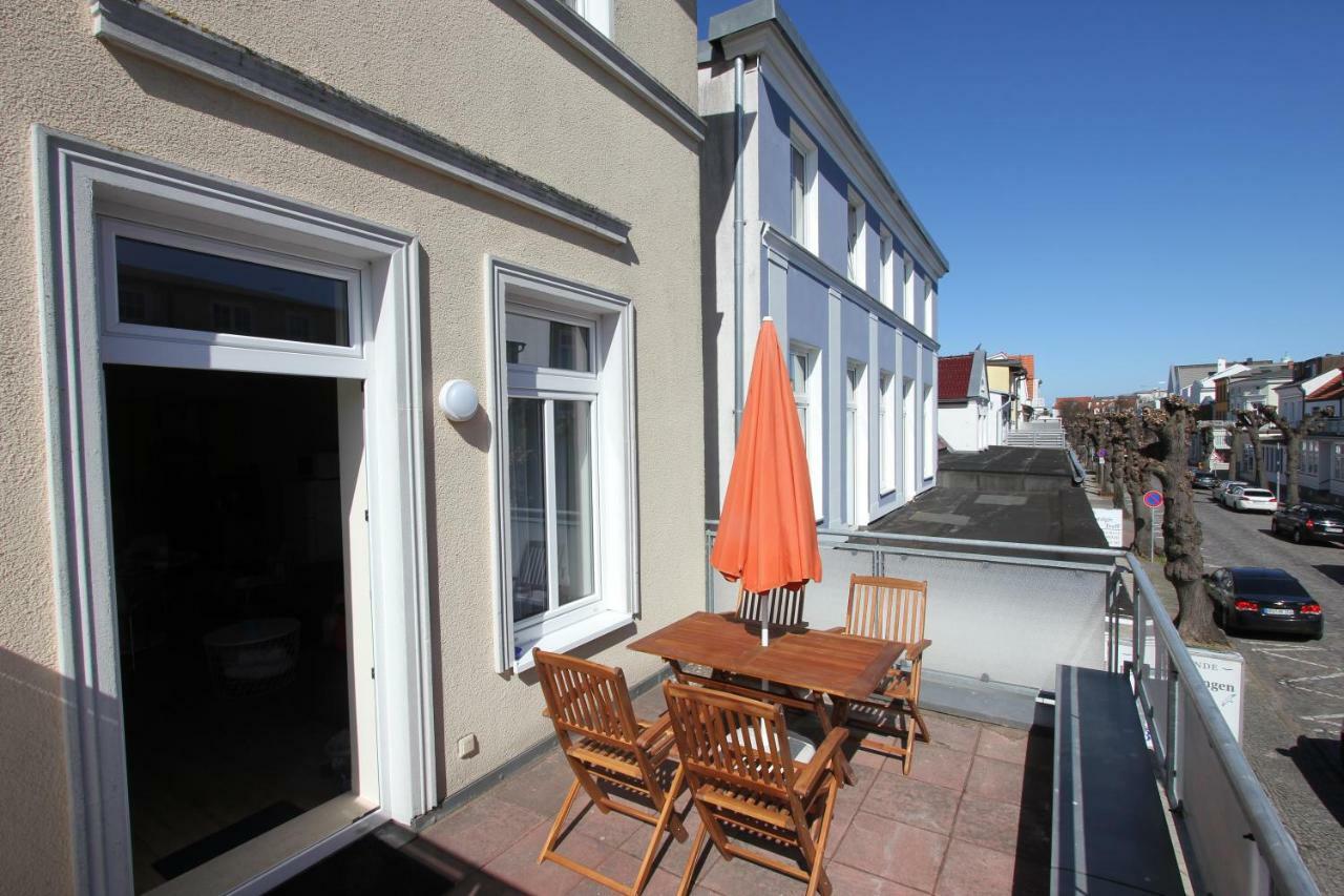In Warnemuende, Friedrich-franz-strasse 11