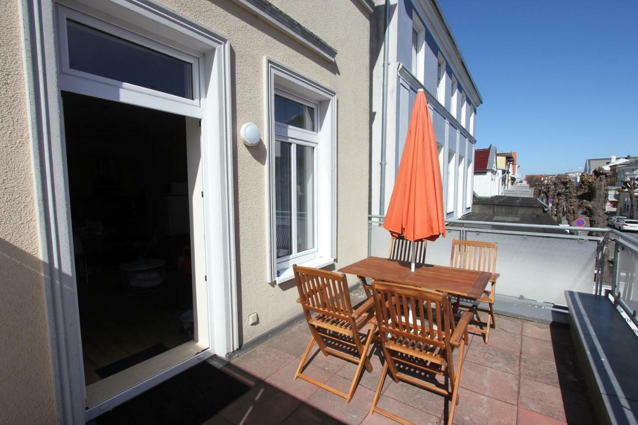 In Warnemuende, Friedrich-franz-strasse 11
